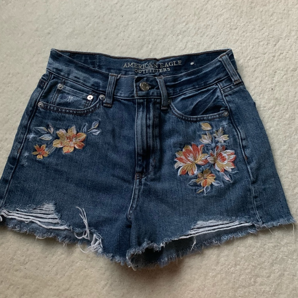 American Eagle Embroidered Mom Short